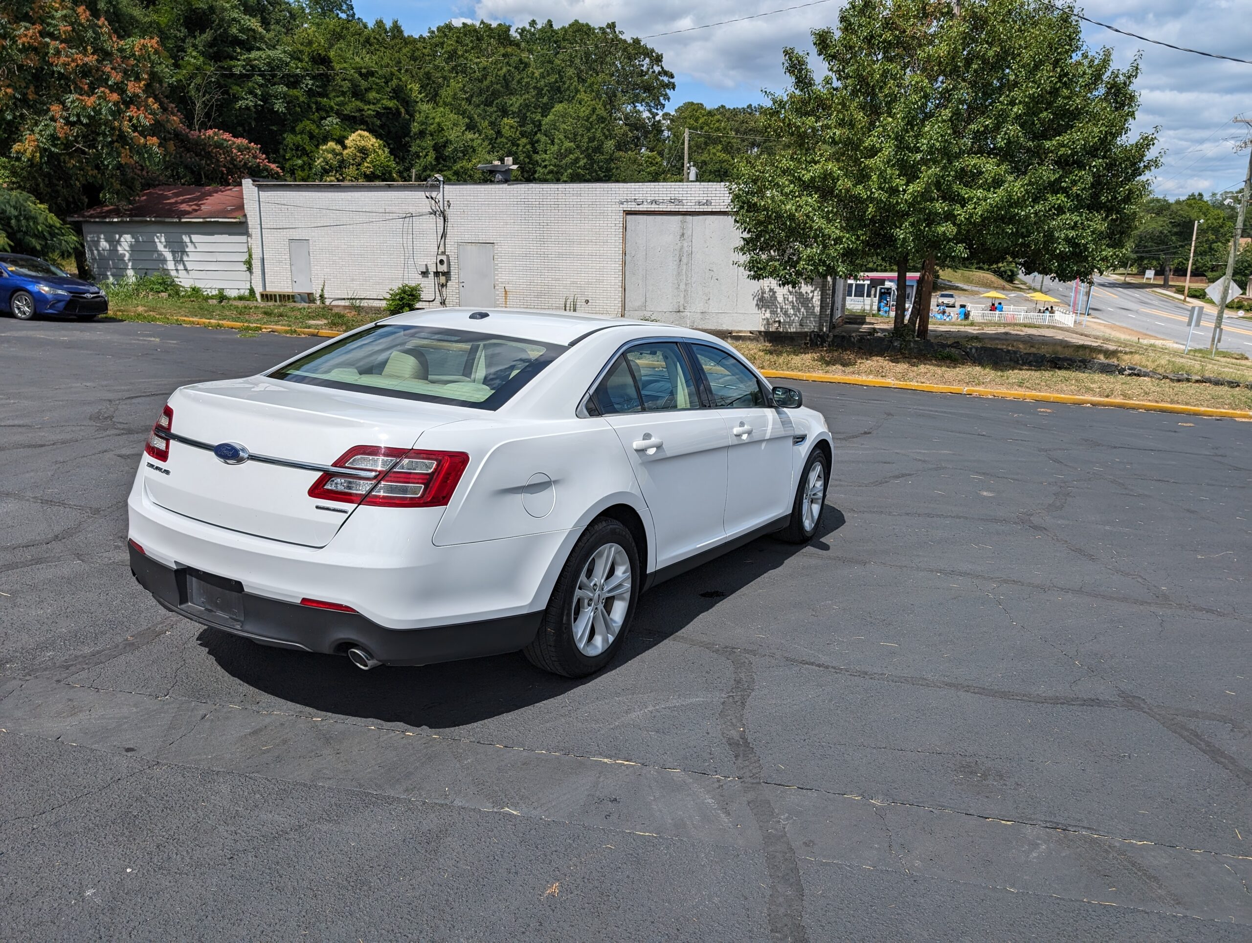 2018 Ford Taurus SE FWD