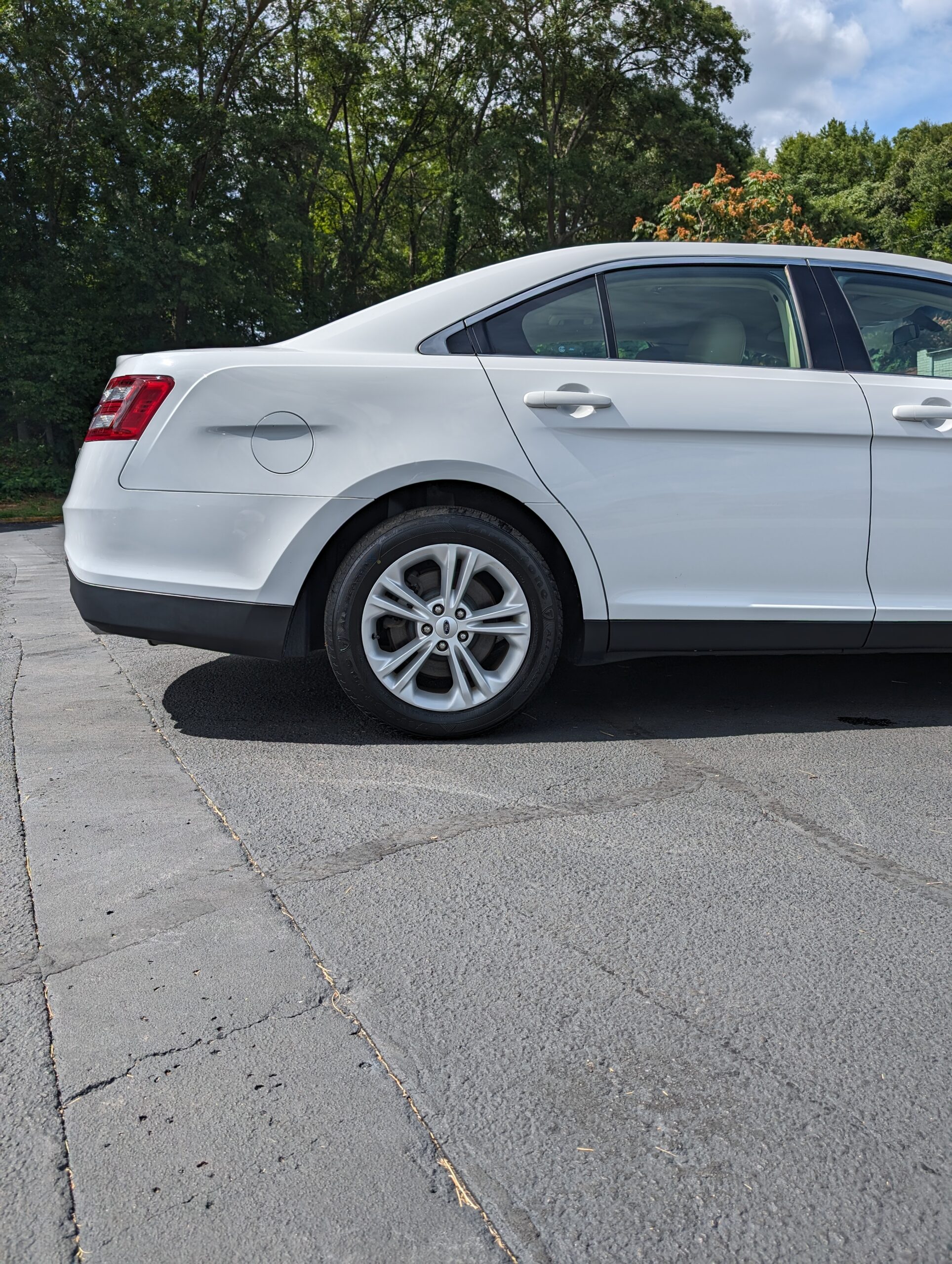 2018 Ford Taurus SE FWD