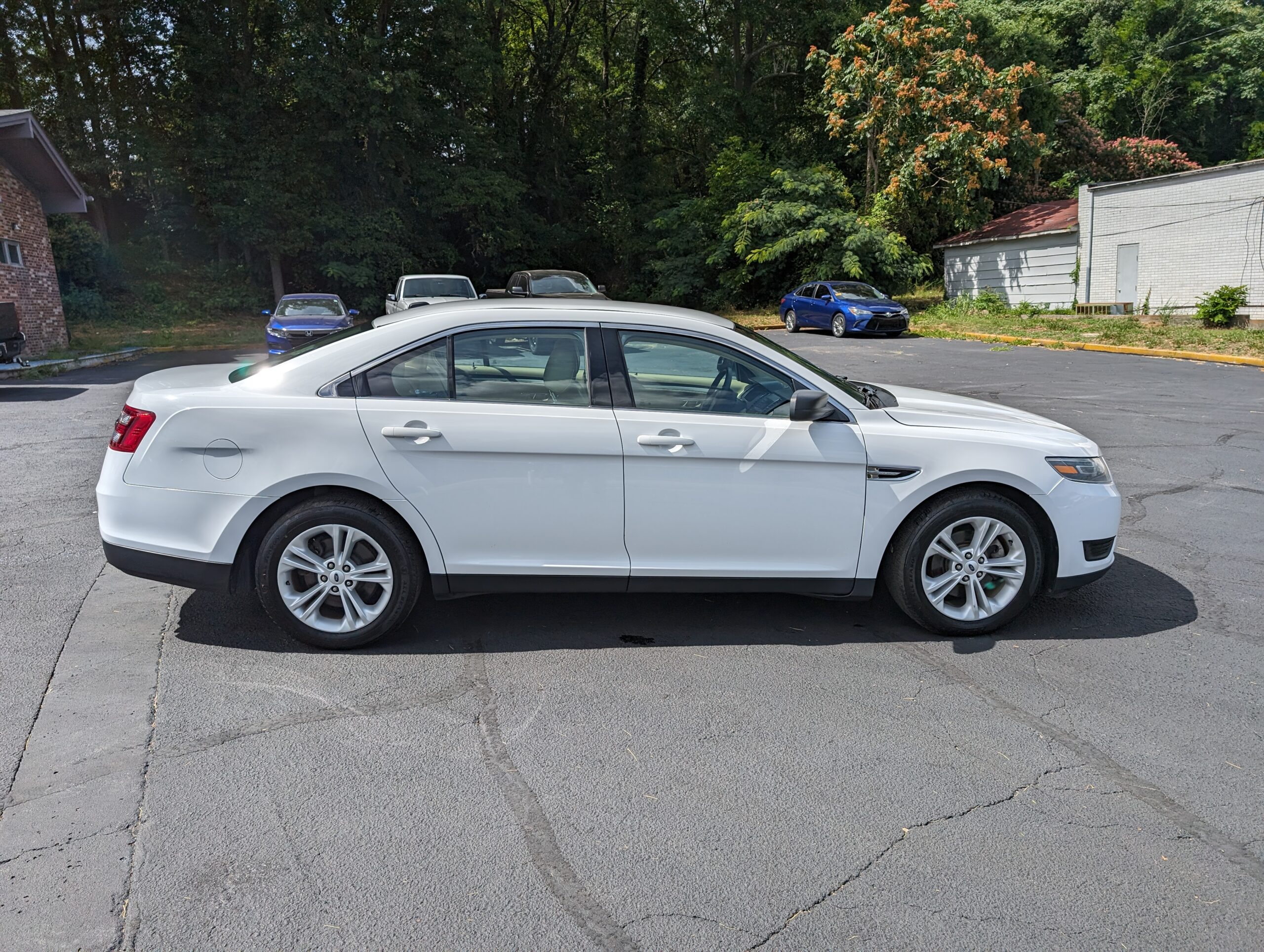 2018 Ford Taurus SE FWD