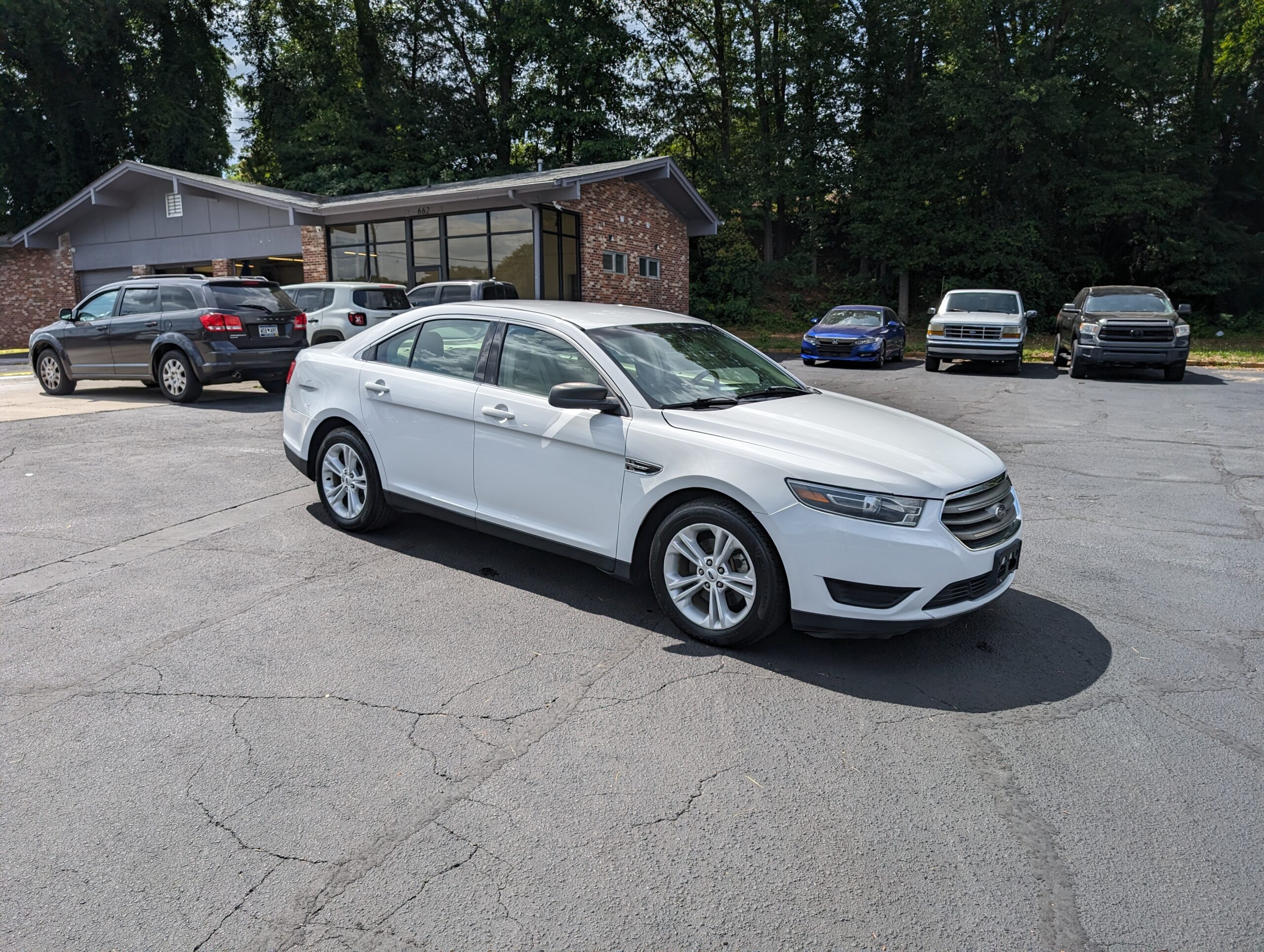 2018 Ford Taurus SE FWD