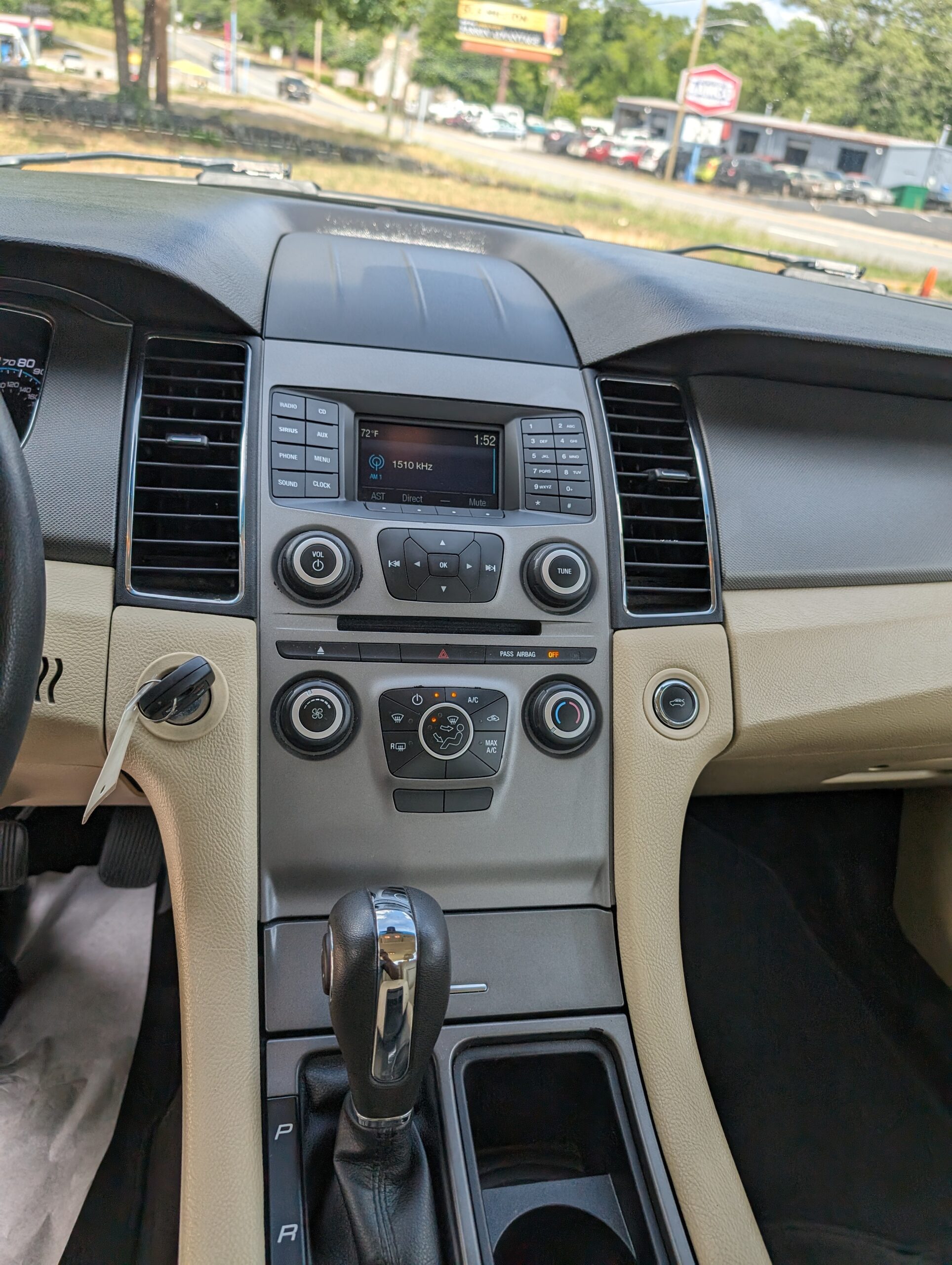 2018 Ford Taurus SE FWD