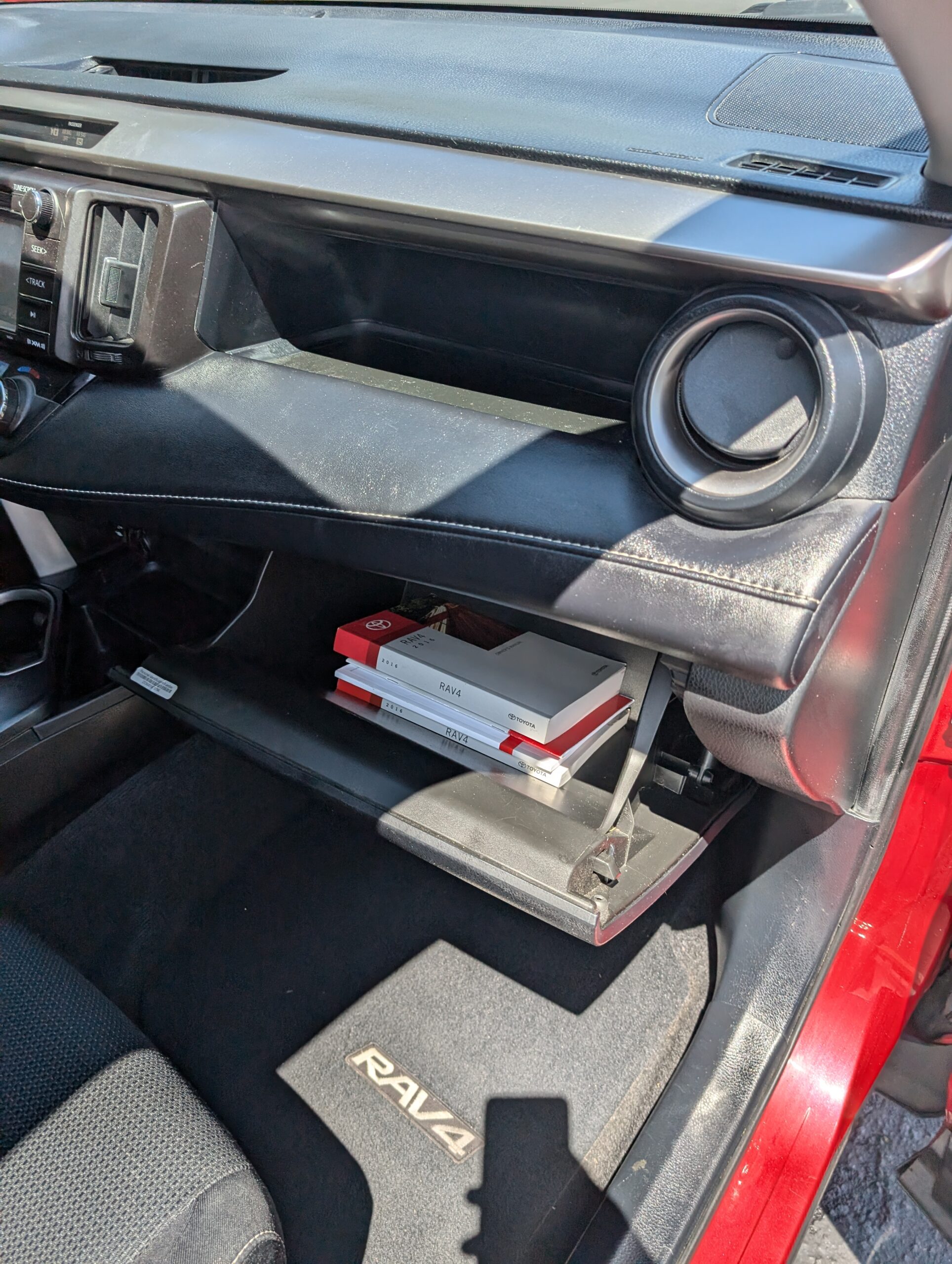 2016 Toyota RAV4 FWD 4dr XLE