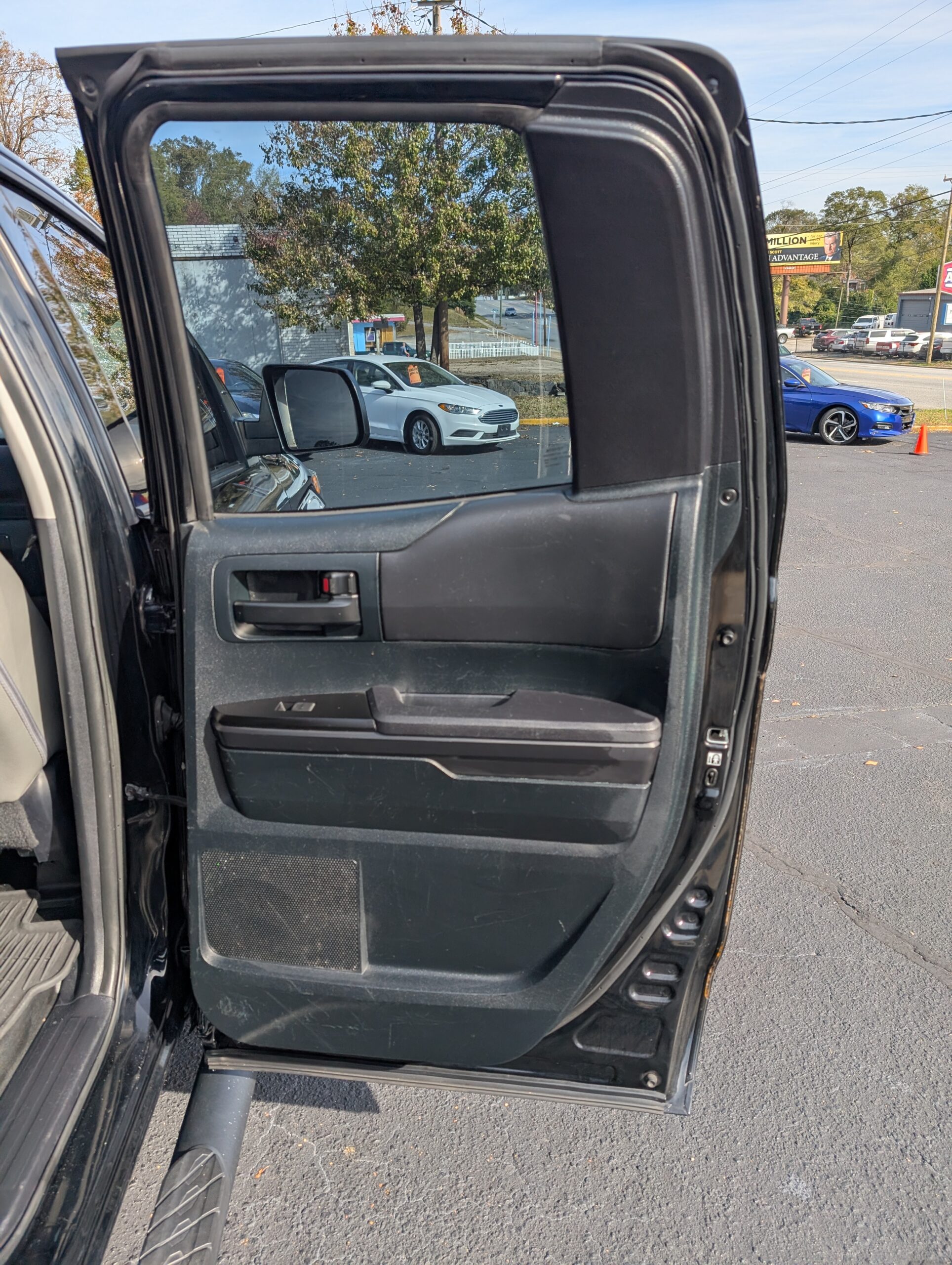 2017 Toyota Tundra 2WD SR Double Cab 6.5′ Bed 4.6L