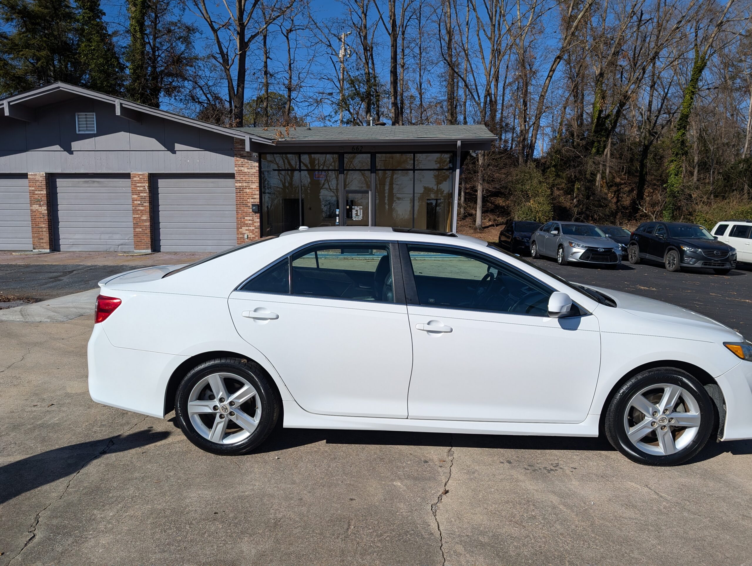 2012 Toyota Camry 4dr Sdn I4 Auto