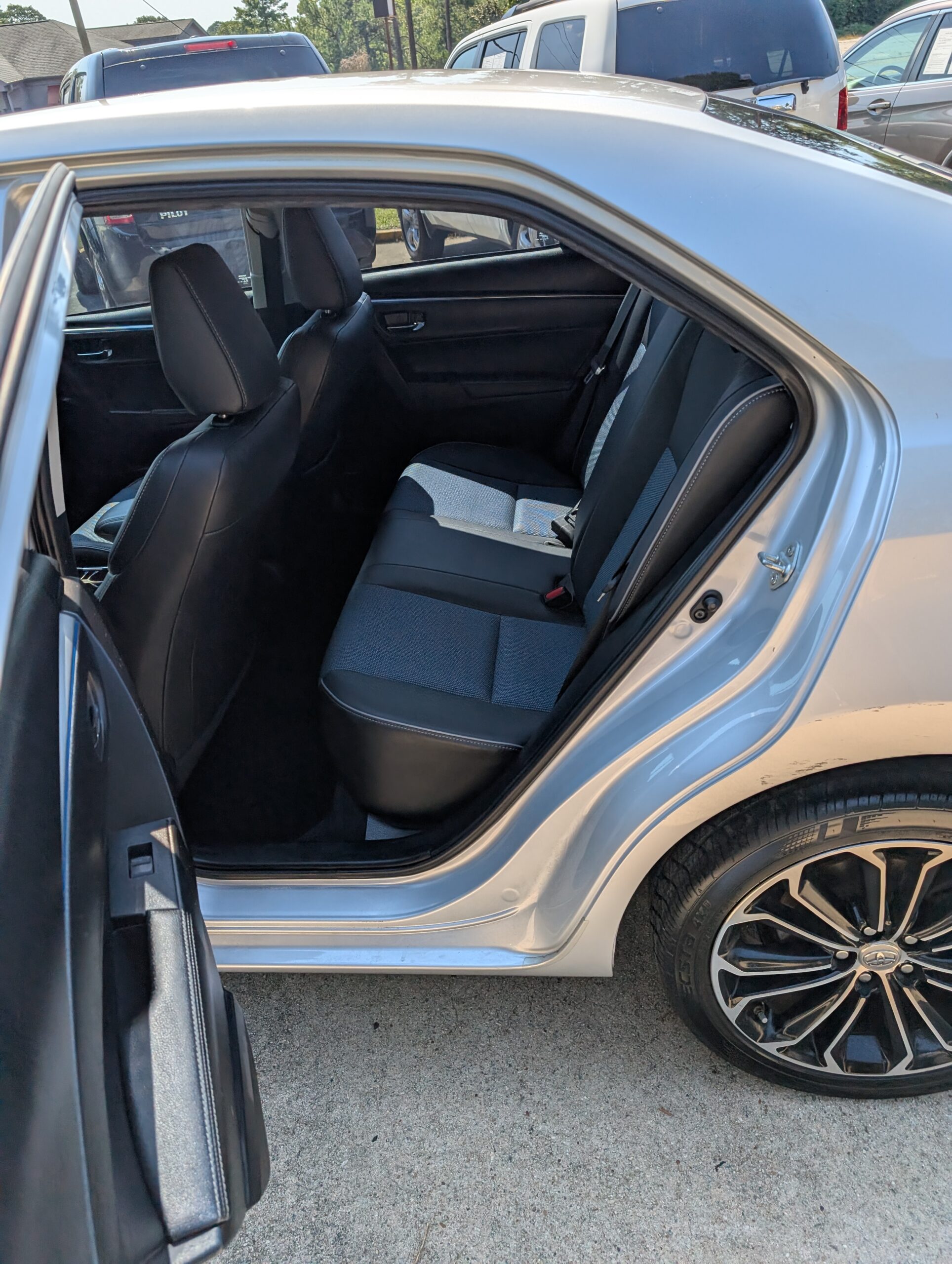 2014 Toyota Corolla 4dr Sdn CVT S