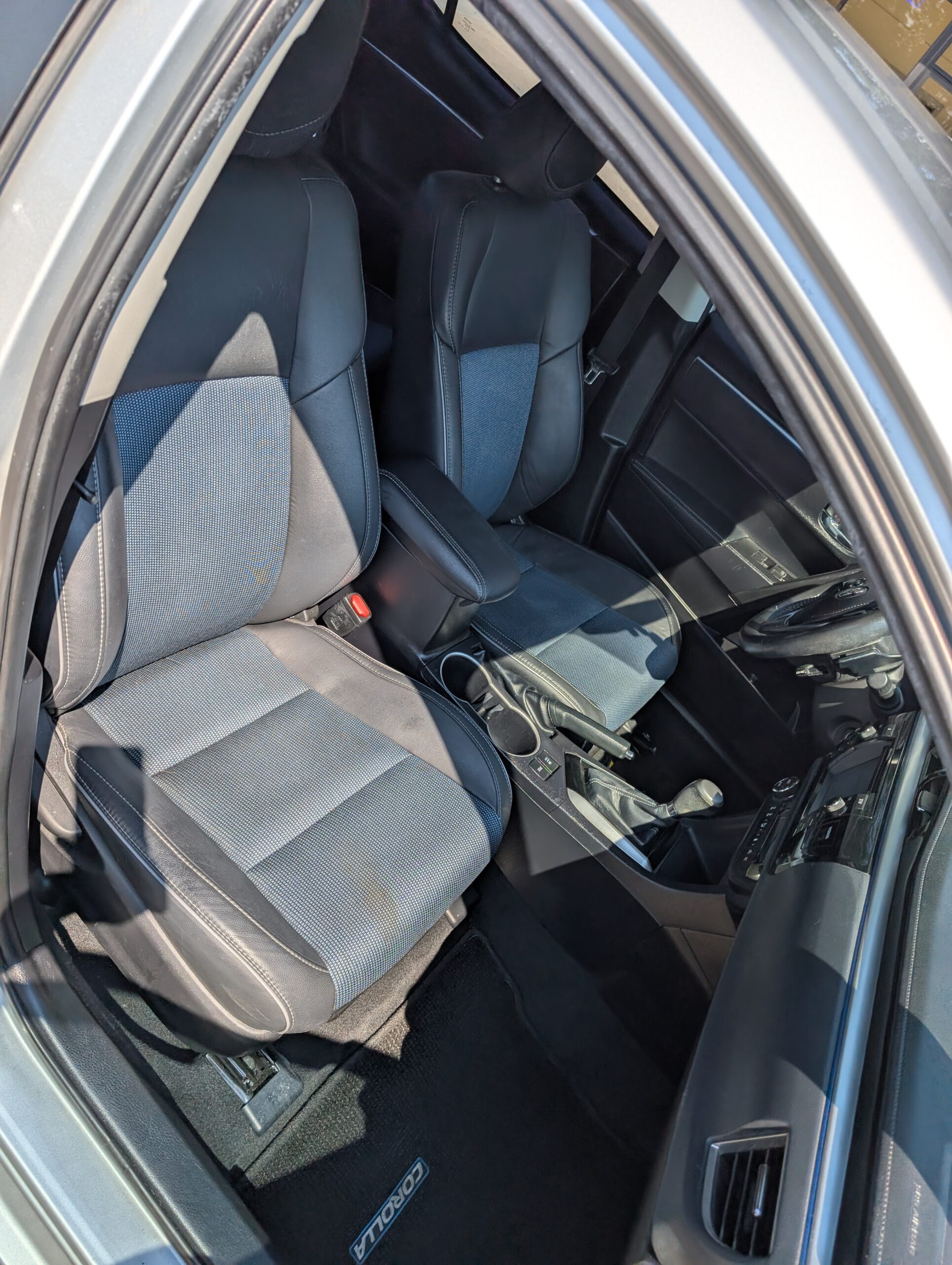 2014 Toyota Corolla 4dr Sdn CVT S