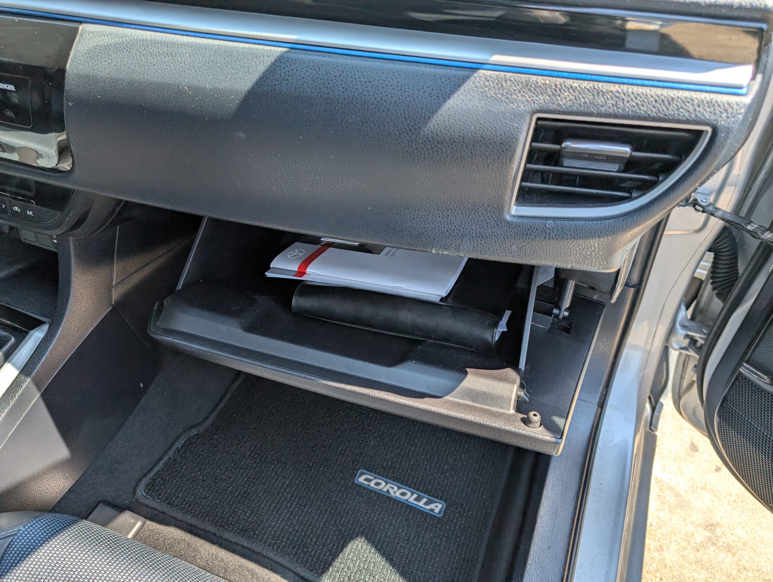 2014 Toyota Corolla 4dr Sdn CVT S