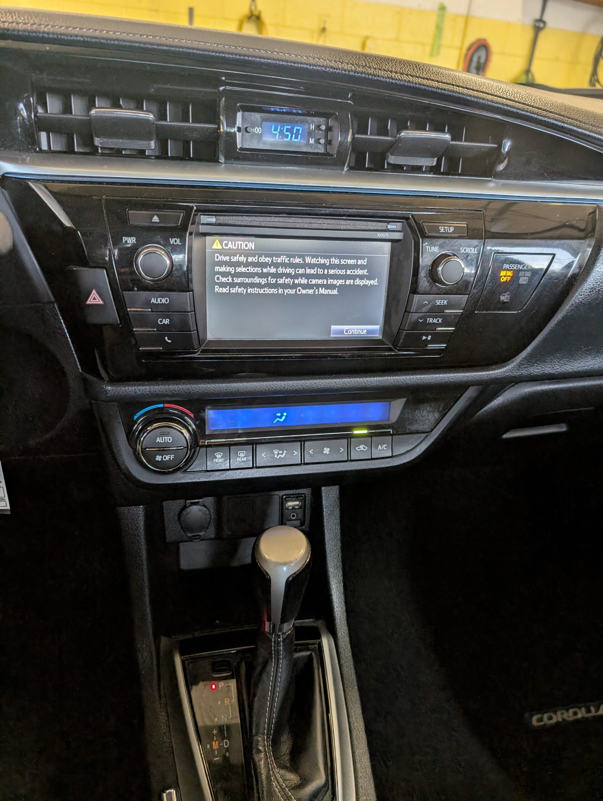 2016 Toyota Corolla 4dr Sdn Auto