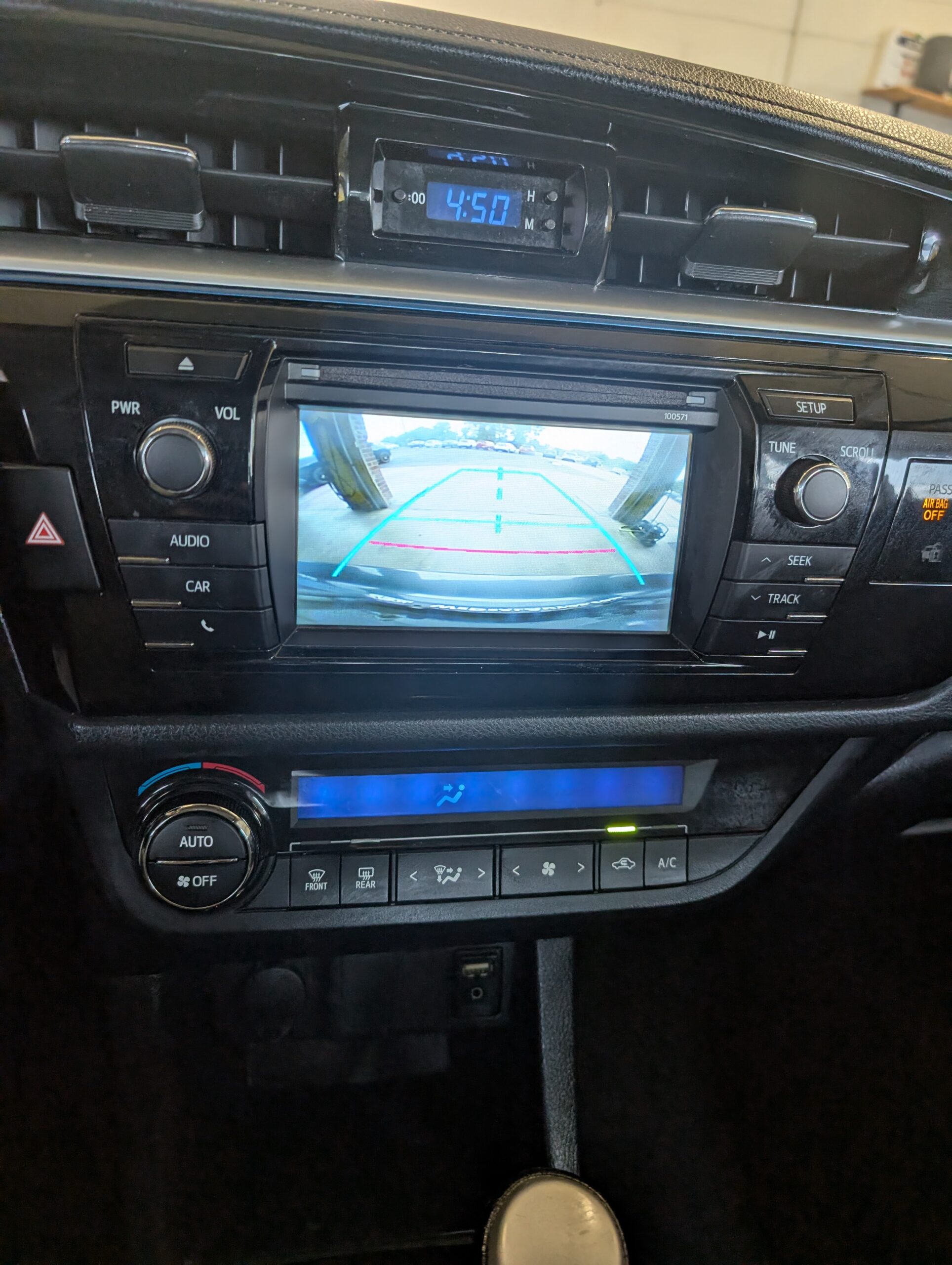 2016 Toyota Corolla 4dr Sdn Auto