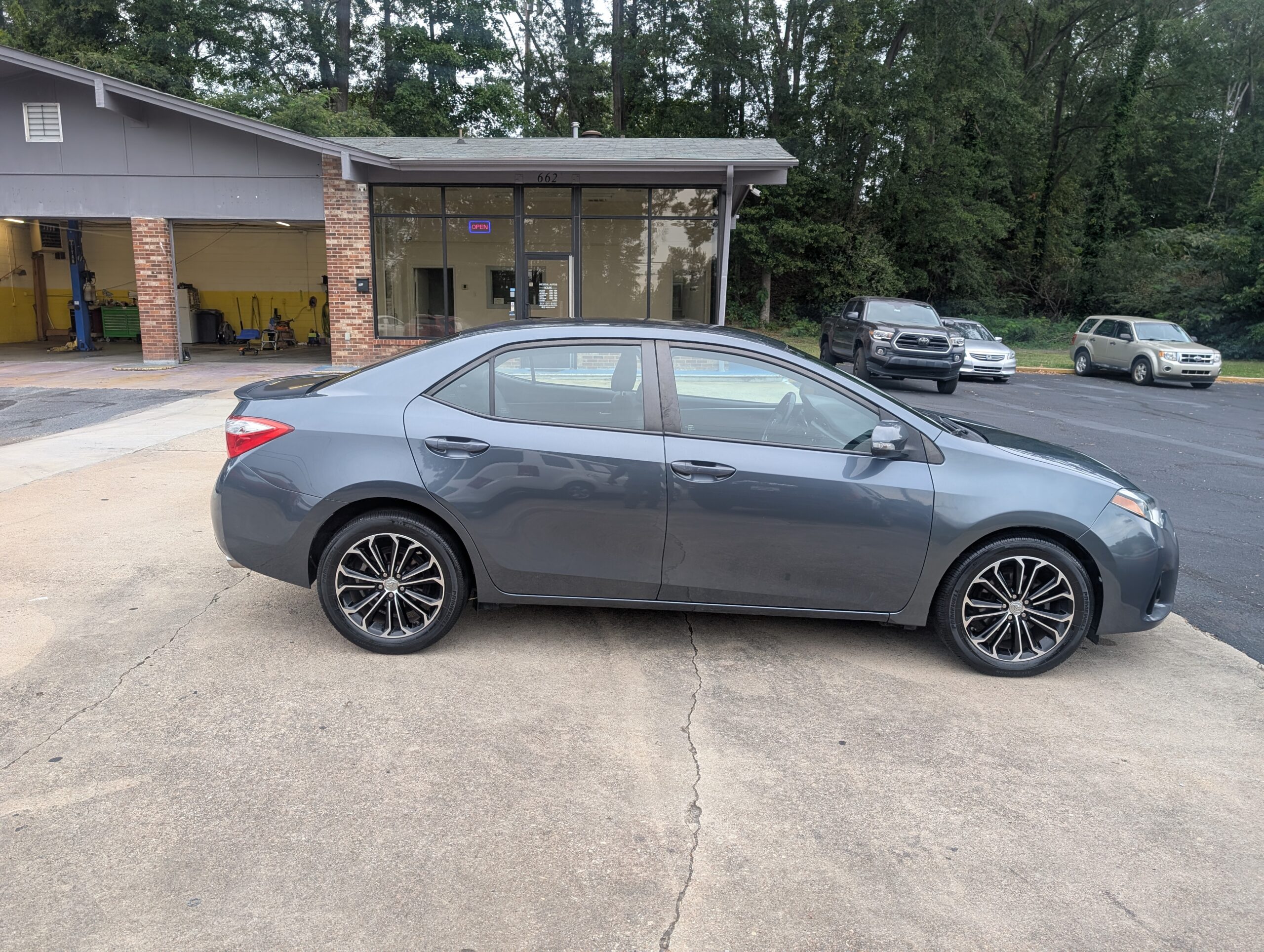 2016 Toyota Corolla 4dr Sdn Auto
