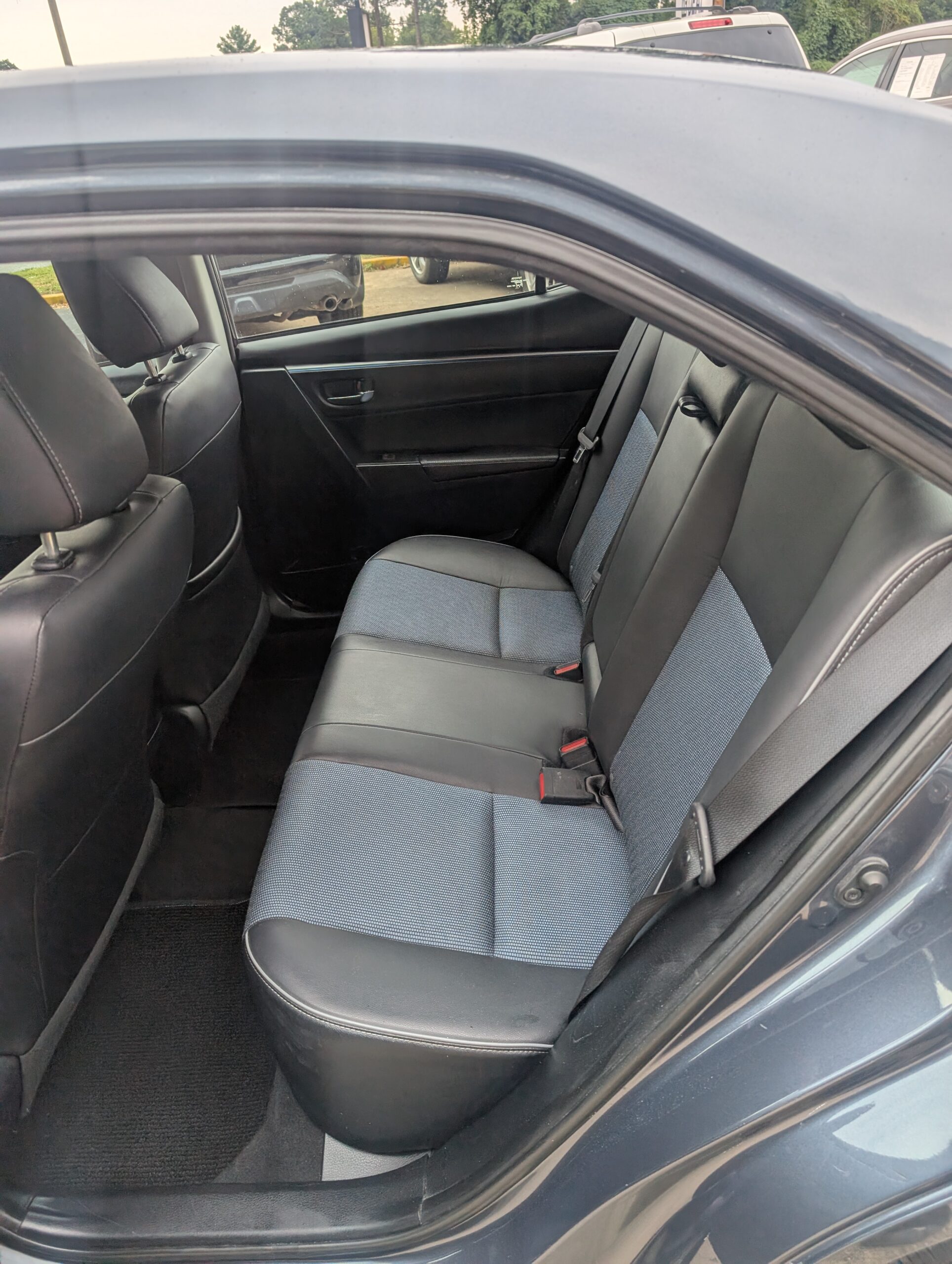 2016 Toyota Corolla 4dr Sdn Auto