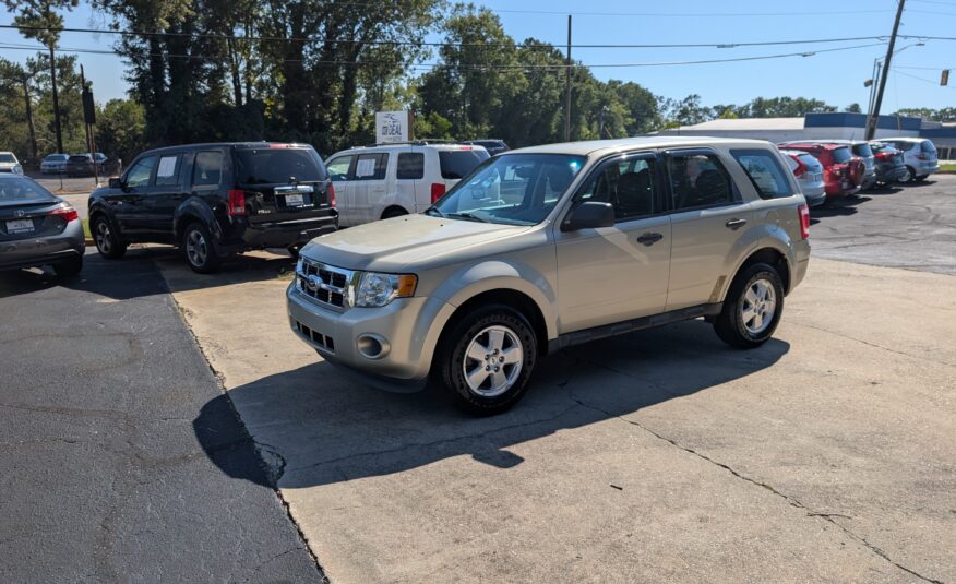2011 Ford Escape FWD 4dr XLS