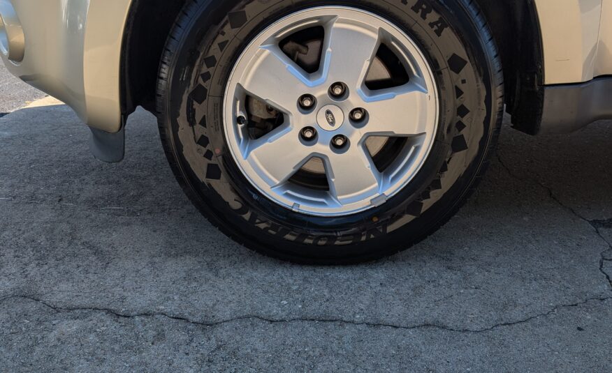 2011 Ford Escape FWD 4dr XLS