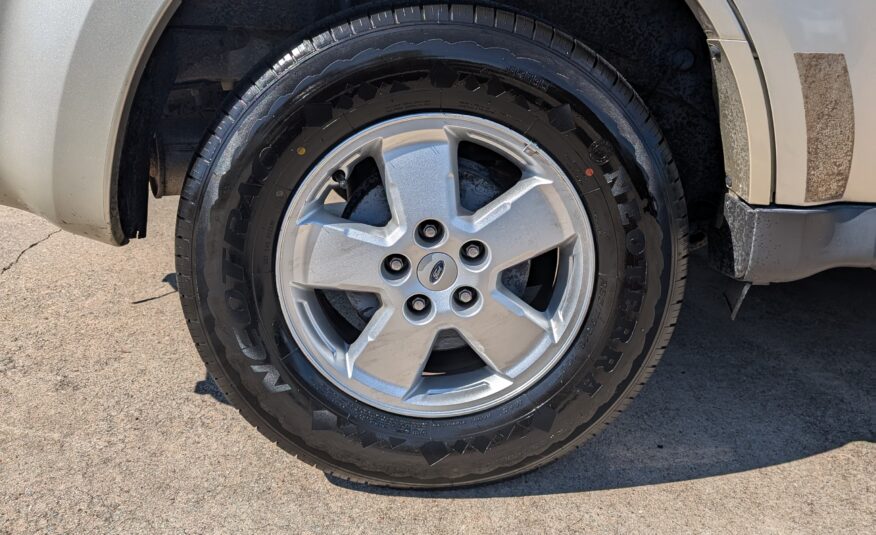 2011 Ford Escape FWD 4dr XLS