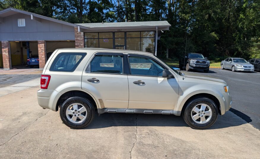 2011 Ford Escape FWD 4dr XLS