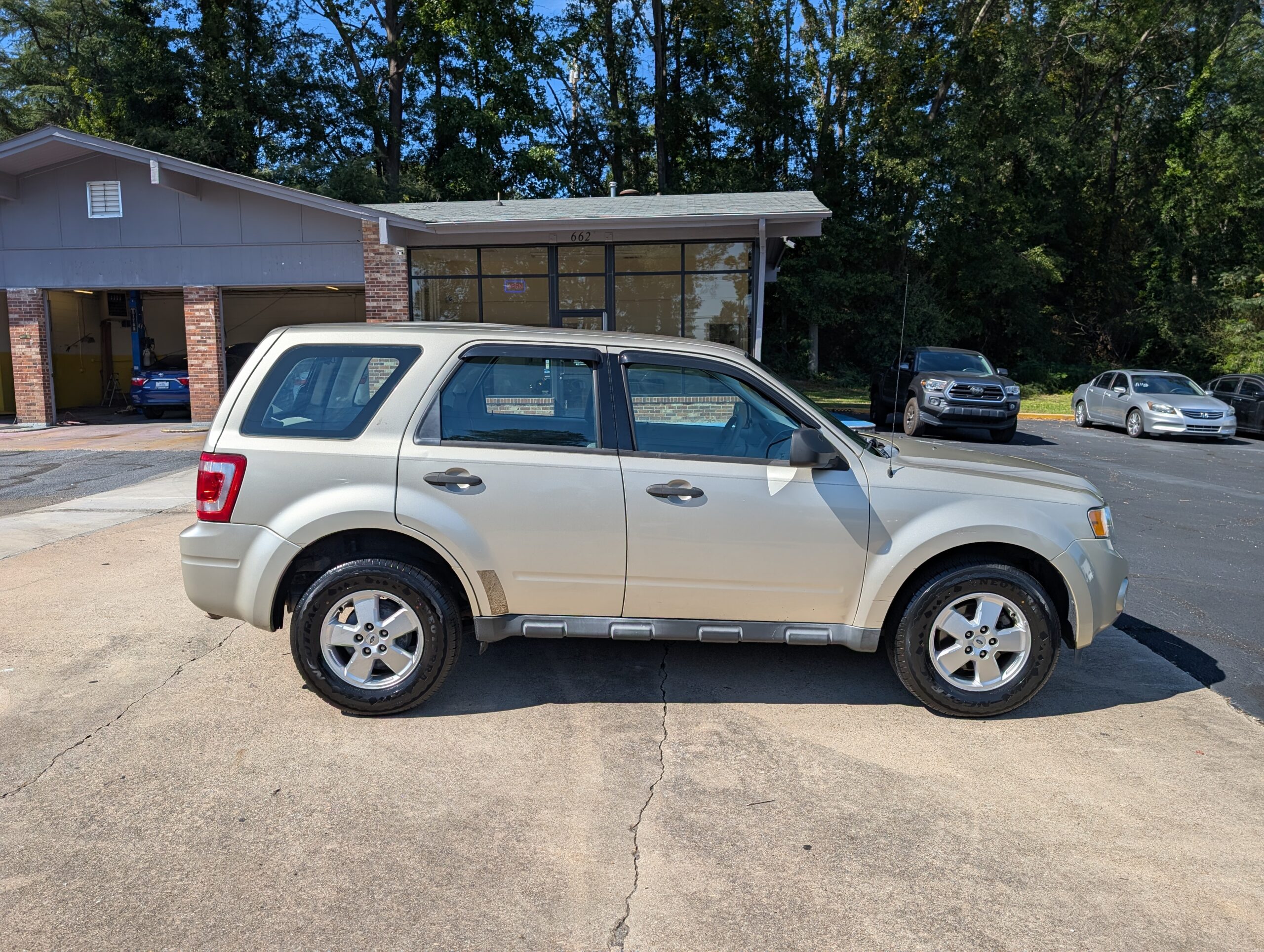 2011 Ford Escape FWD 4dr XLS