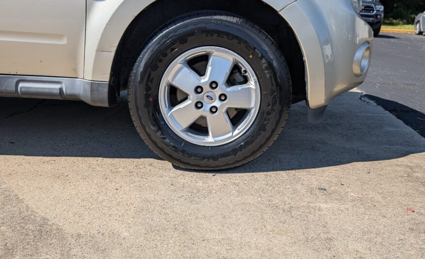 2011 Ford Escape FWD 4dr XLS