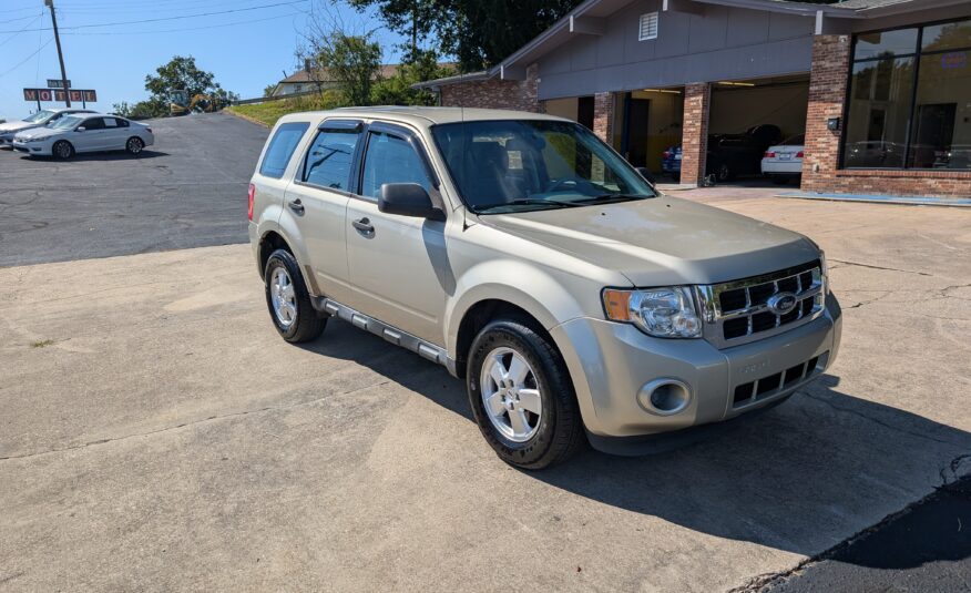 2011 Ford Escape FWD 4dr XLS