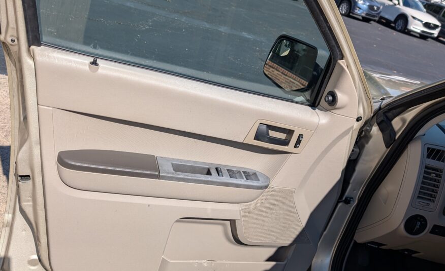 2011 Ford Escape FWD 4dr XLS