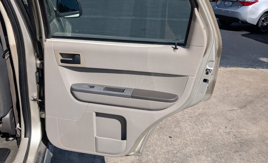 2011 Ford Escape FWD 4dr XLS