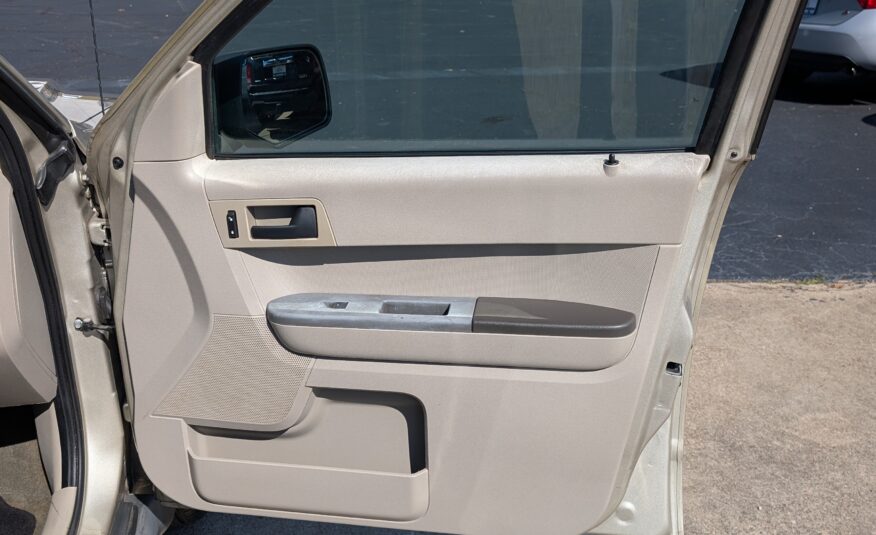 2011 Ford Escape FWD 4dr XLS