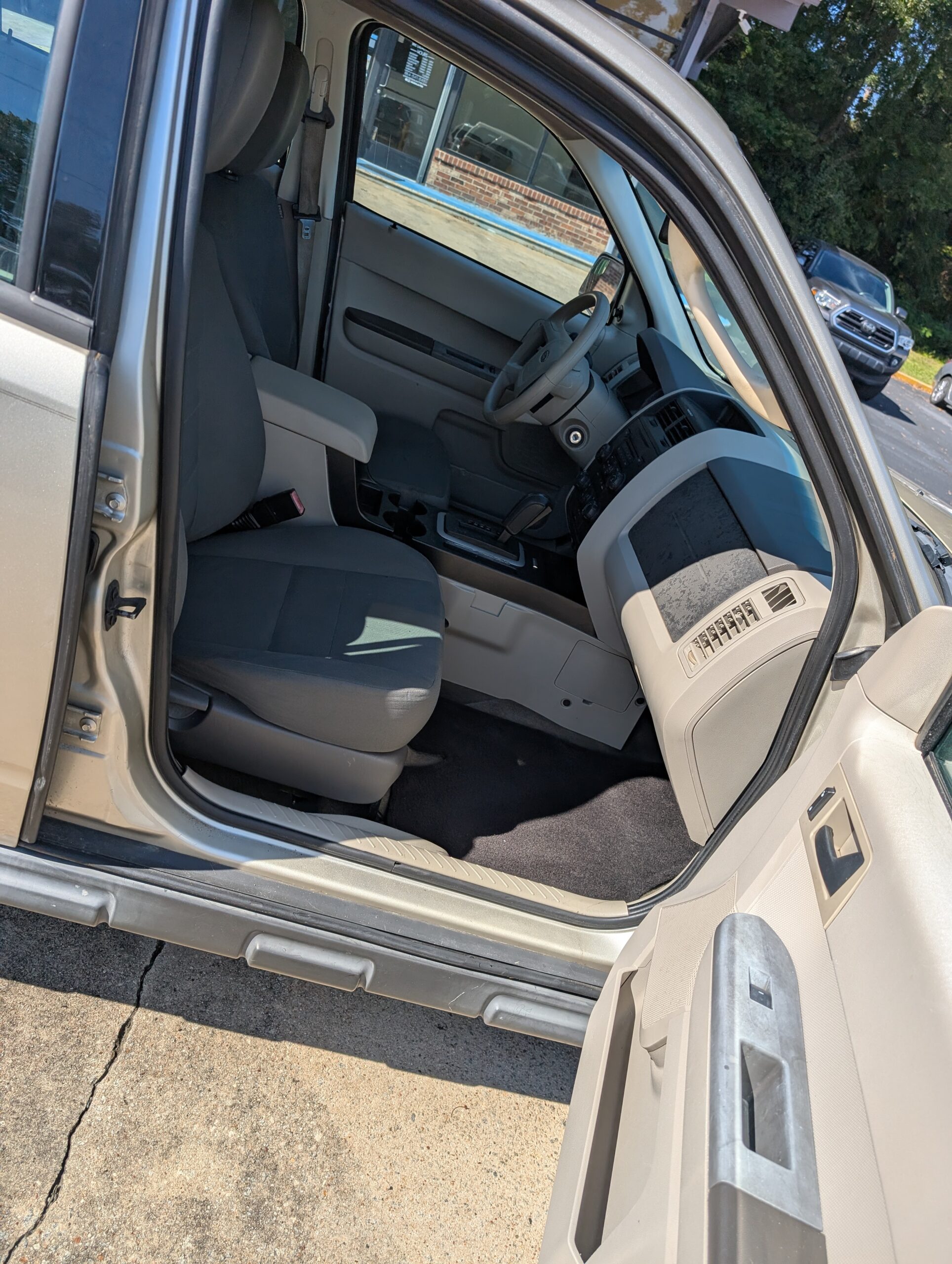 2011 Ford Escape FWD 4dr XLS