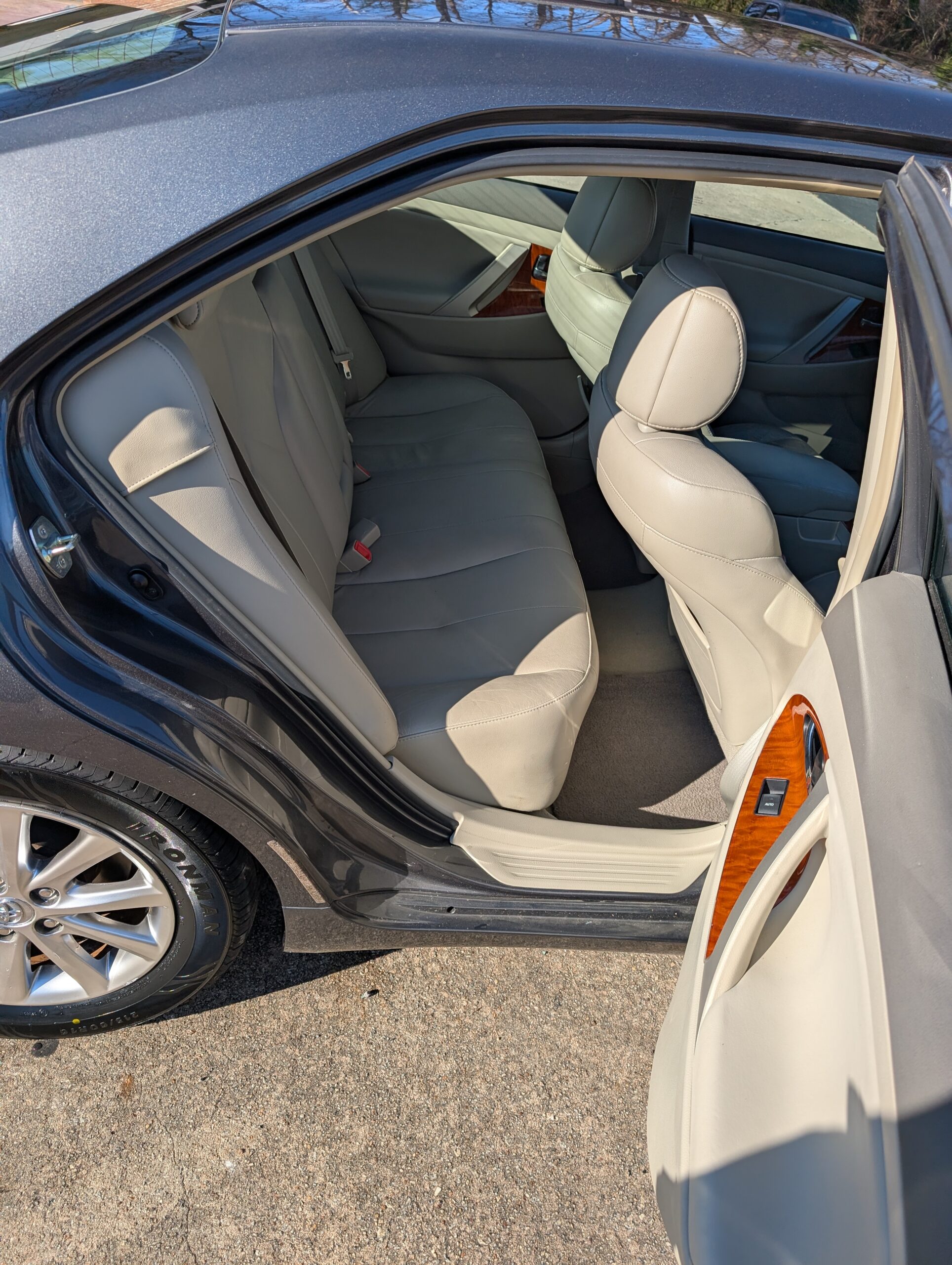 2011 Toyota Camry Hybrid 4dr Sdn (Natl)