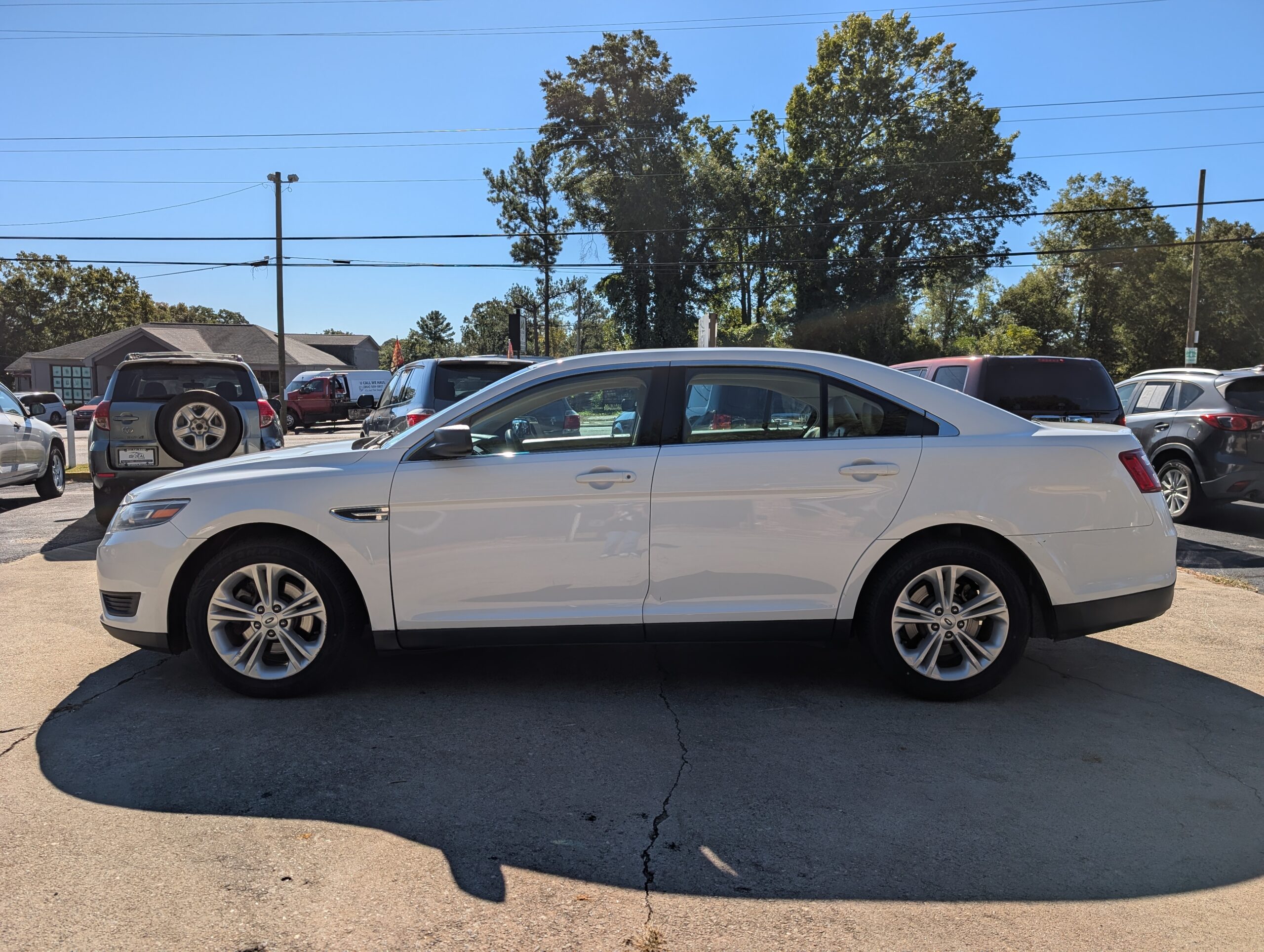 2018 Ford Taurus SE FWD