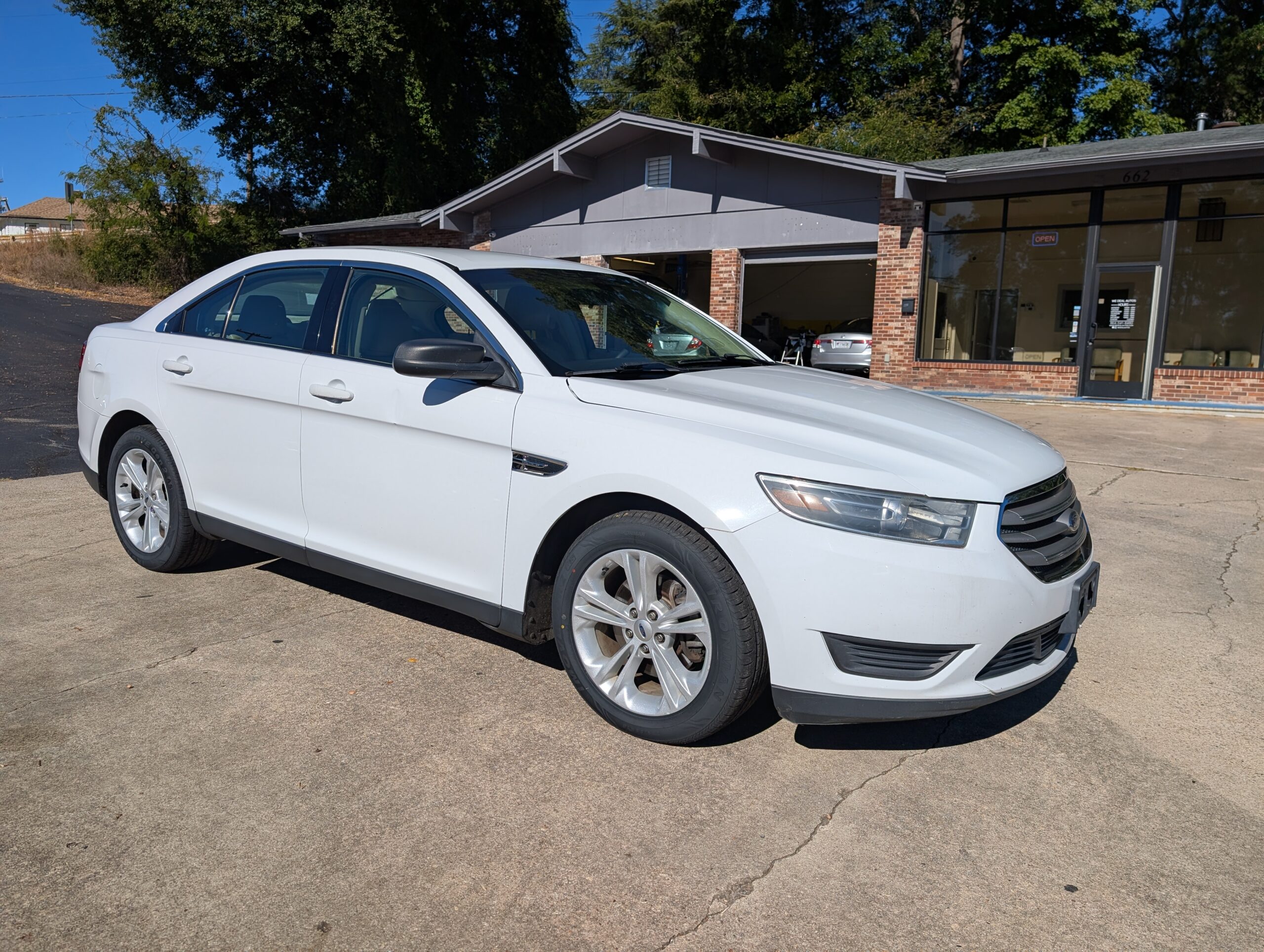 2018 Ford Taurus SE FWD
