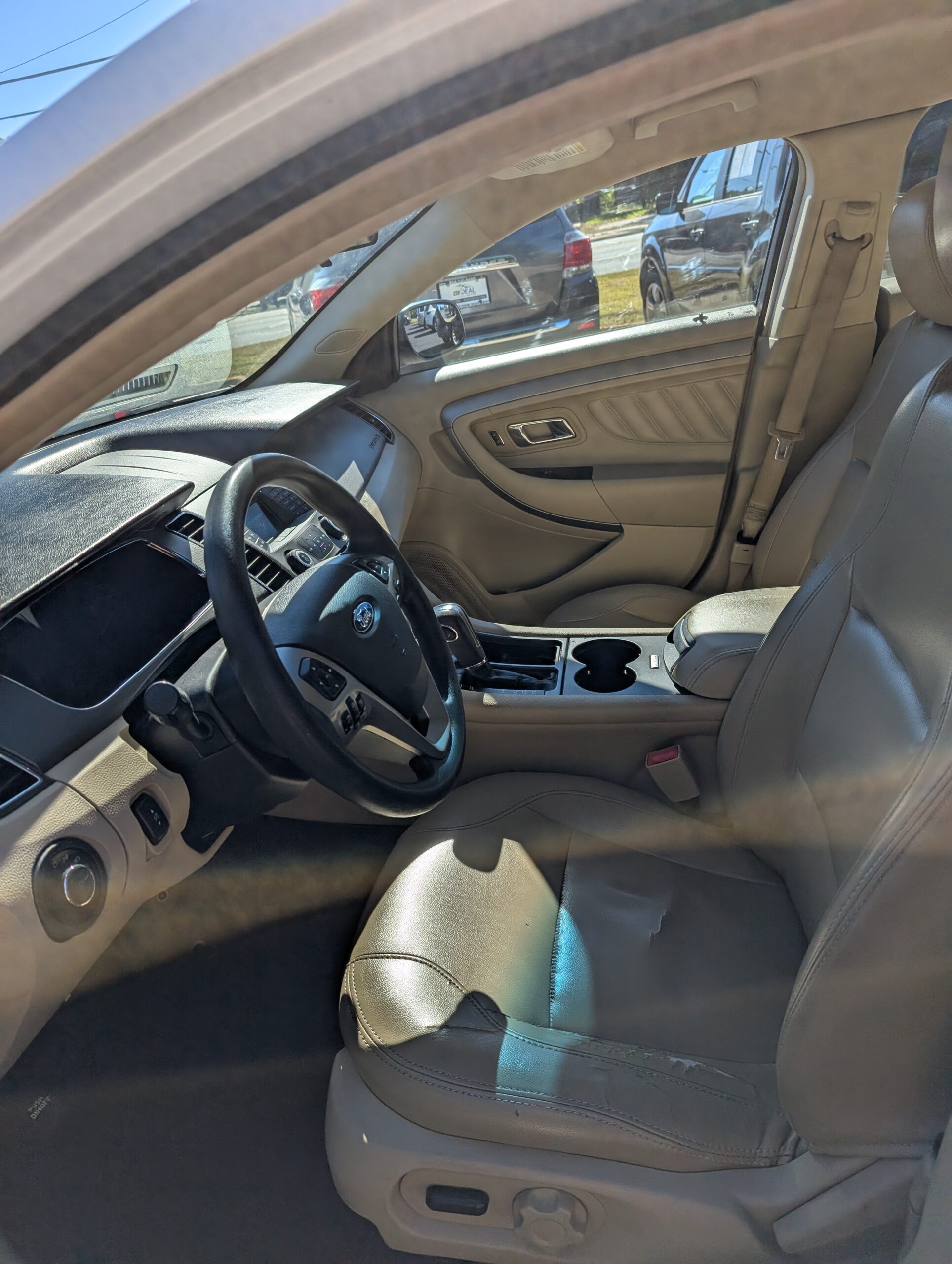 2018 Ford Taurus SE FWD